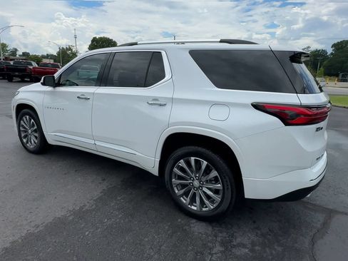 Certified 2023 Chevrolet Traverse Premier FWD image 6
