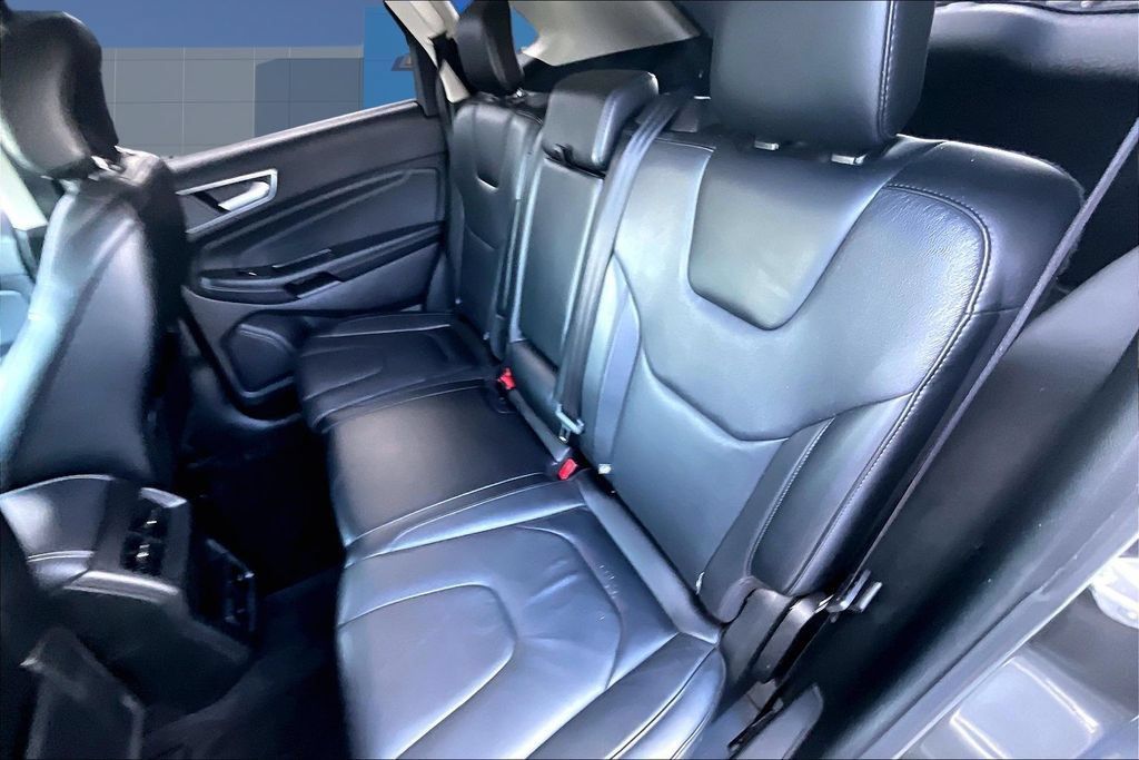 Used 2019 Ford Edge Titanium AWD/4WD image 22