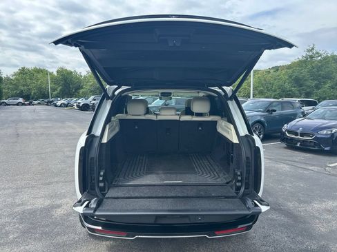 Certified 2025 Land Rover Range Rover SE AWD/4WD image 5