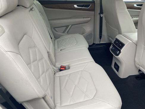 New 2026 Volkswagen Atlas SE image 9