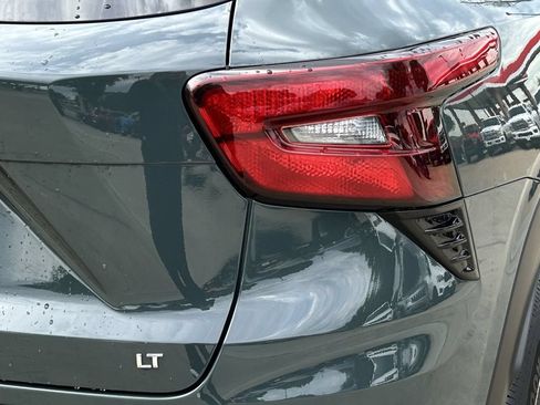 Used 2025 Chevrolet Trax LT FWD image 8