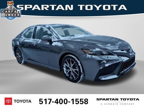 Used 2024 Toyota Camry SE image 5