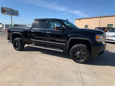 Used 2016 GMC Sierra 2500 Denali w/ Duramax Plus Package image 12
