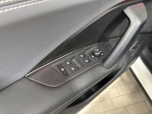 Certified 2025 Volkswagen Tiguan SE image 19