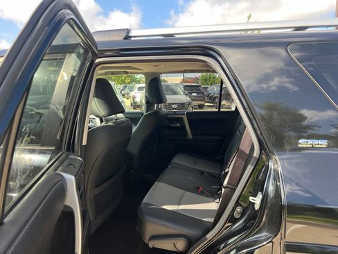 Used 2019 Toyota 4Runner SR5 Premium RWD image 17