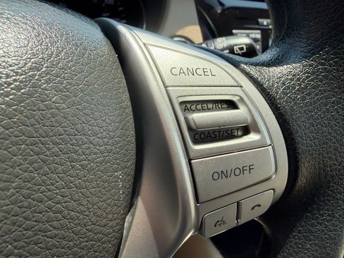 Used 2016 Nissan Rogue SV w/ SV Premium Package AWD/4WD image 16