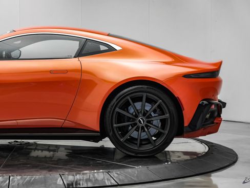 Used 2020 Aston Martin V8 Vantage Coupe RWD image 11