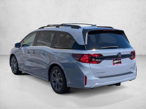 New 2026 Honda Odyssey Touring image 8