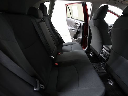 Used 2020 Toyota RAV4 LE image 27