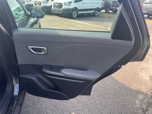 Used 2025 Kia K4 FWD image 35