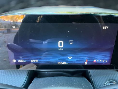 Used 2025 Chevrolet Equinox LT image 36