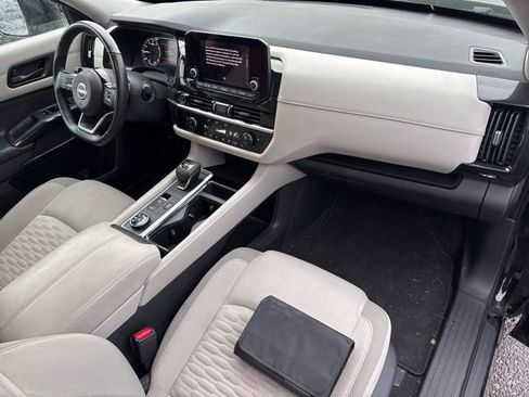 Certified 2023 Nissan Pathfinder SV image 16