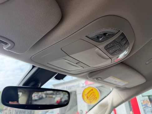 Used 2021 Chrysler Voyager Lxi FWD image 20