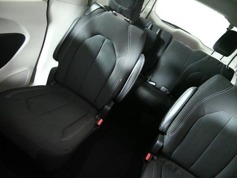 Used 2024 Chrysler Voyager LX FWD image 12
