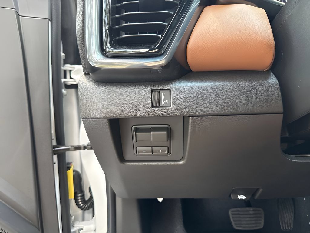 New 2026 GMC Canyon AT4 AWD/4WD image 17