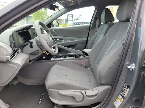 New 2026 Hyundai Elantra SE FWD image 18