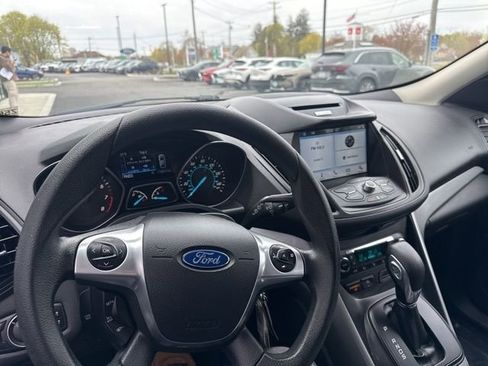 Used 2016 Ford Escape SE w/ Equipment Group 201A AWD/4WD image 18