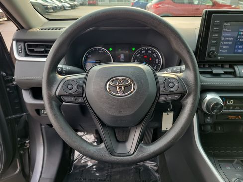Used 2022 Toyota RAV4 LE AWD/4WD image 21