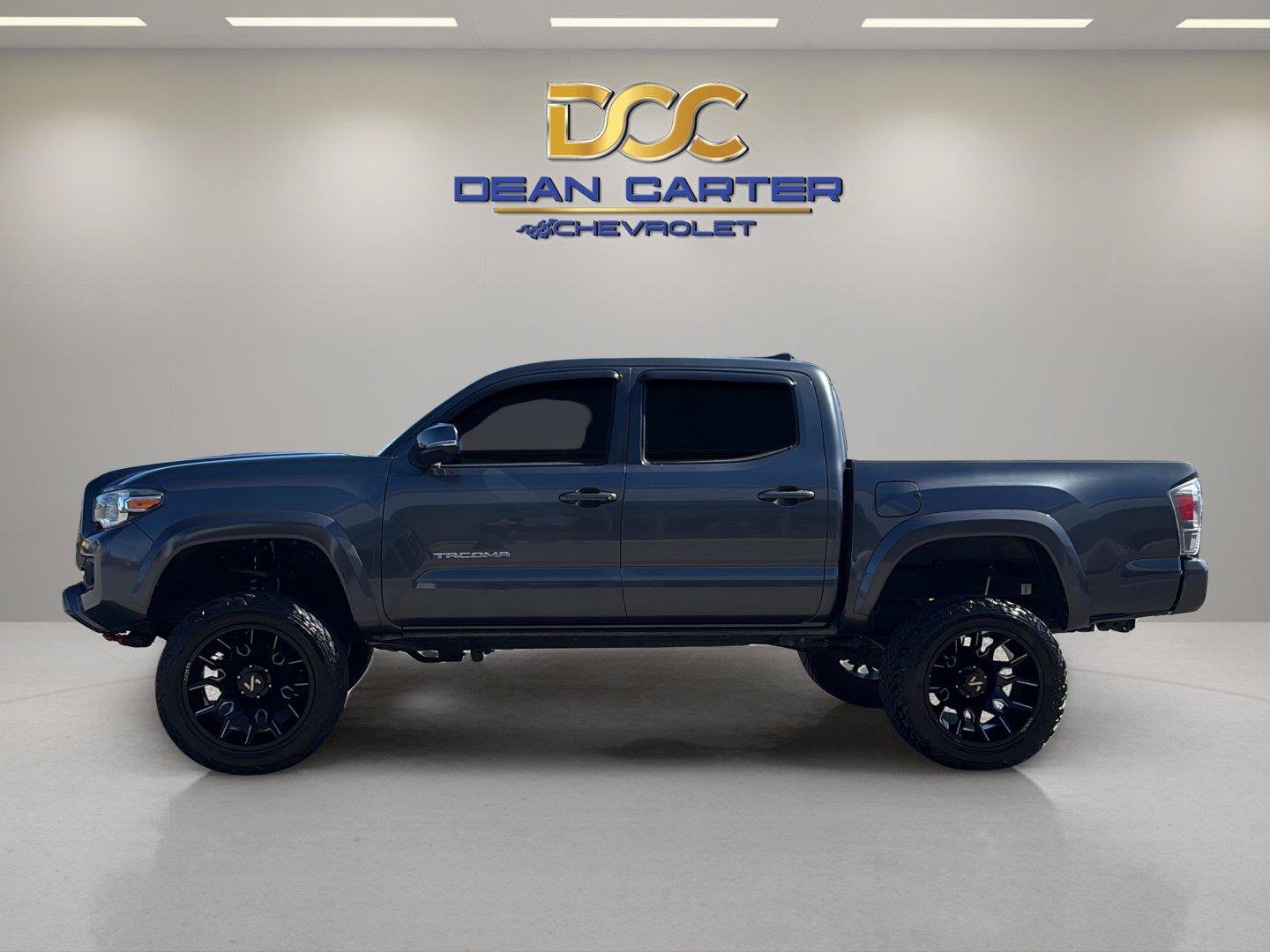 Used 2020 Toyota Tacoma TRD Sport AWD/4WD image 2