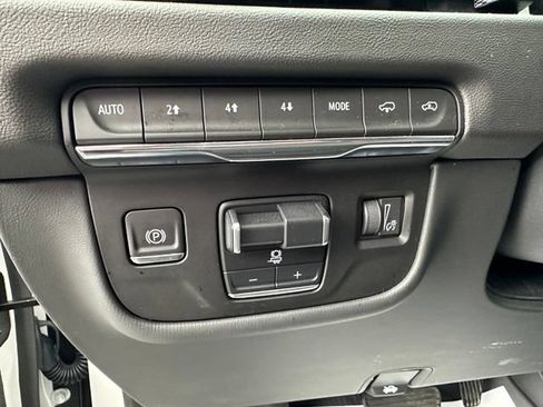 Used 2025 Cadillac Escalade Sport w/ Touring Package AWD/4WD image 34