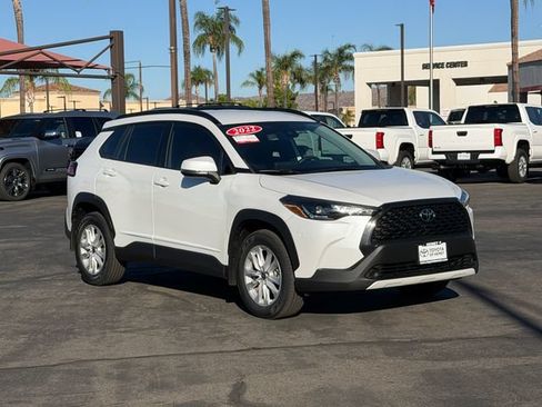 Used 2022 Toyota Corolla Cross LE FWD image 3