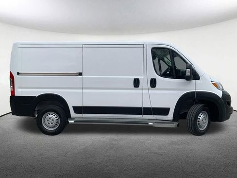 Used 2025 RAM ProMaster 2500 w/ U-Haul Equipment Group FWD image 15