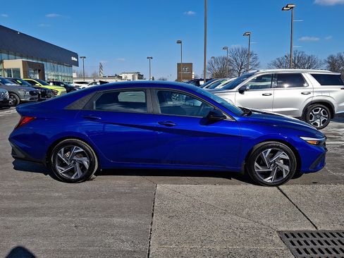 Certified 2025 Hyundai Elantra Sport image 7