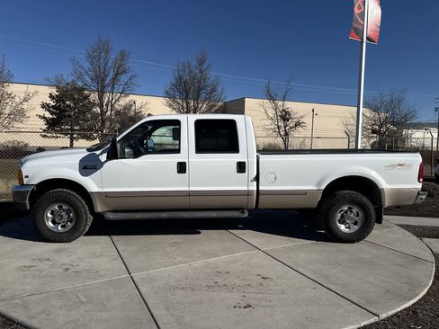 Used 1999 Ford F350 Lariat image 2