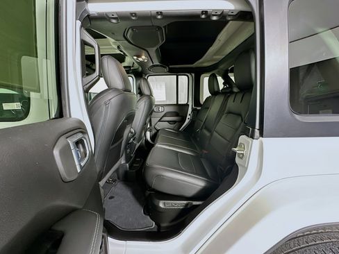Used 2023 Jeep Wrangler Unlimited Sahara w/ Cold Weather Group AWD/4WD image 27