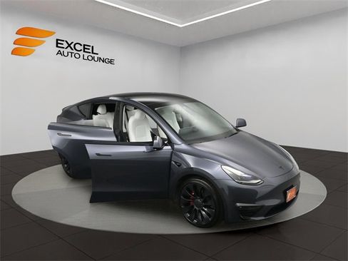 Used 2023 Tesla Model Y Performance image 57