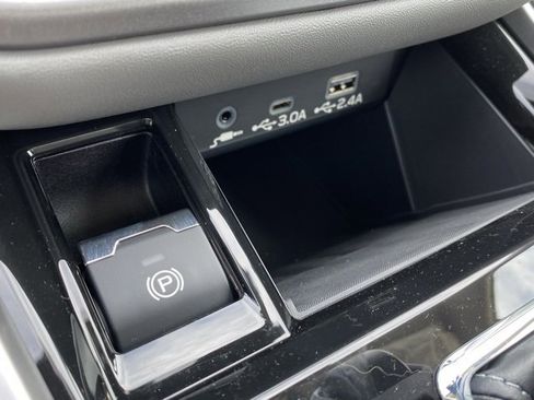 New 2025 Subaru Outback Premium image 17