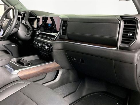 Used 2024 GMC Sierra 2500 SLT w/ SLT Premium Package image 27