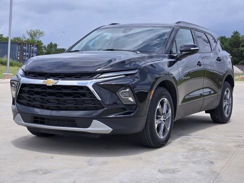 Used 2024 Chevrolet Blazer LT FWD image 4