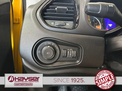Certified 2018 Jeep Renegade Altitude AWD/4WD image 18