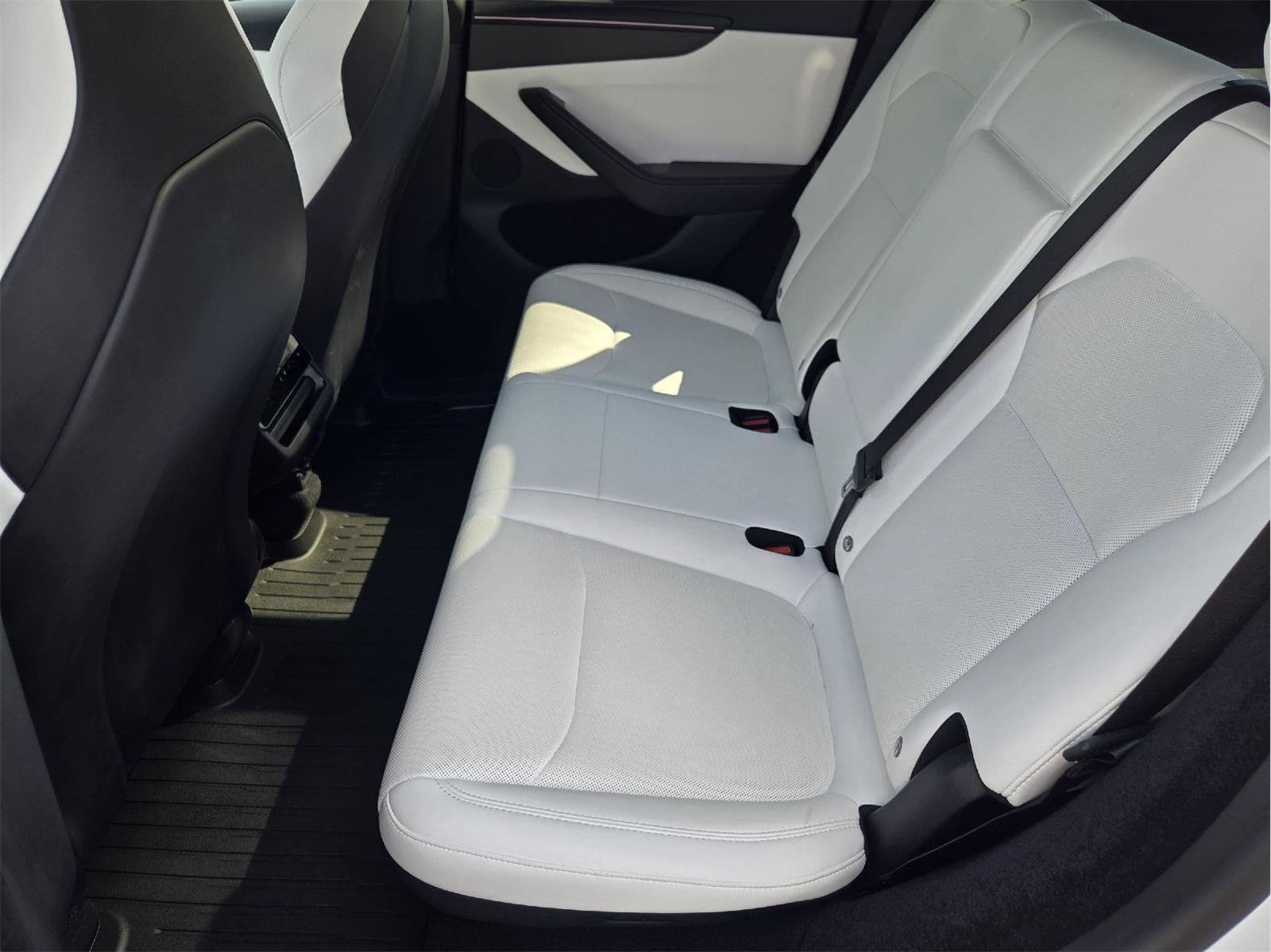 Used 2026 Tesla Model Y Performance AWD/4WD image 28