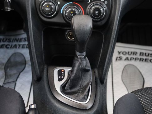 Used 2015 Dodge Dart SE w/ Convenience Group FWD image 32