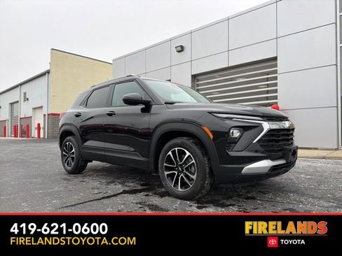 Used 2025 Chevrolet TrailBlazer LT image 1