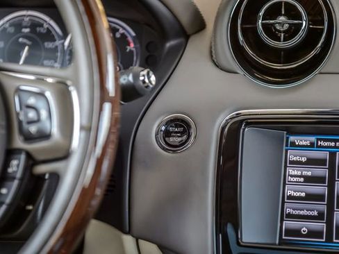 Used 2015 Jaguar XJ L Portfolio image 33