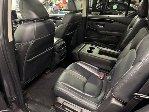 Used 2023 Honda Pilot Touring image 15