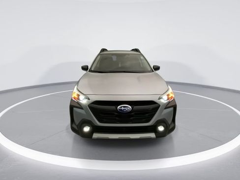 Used 2025 Subaru Outback Limited XT AWD/4WD image 7
