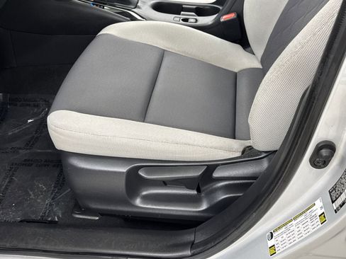 Used 2023 Toyota Corolla LE image 18