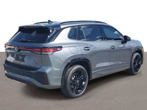 New 2026 Volkswagen Tiguan SE R-Line FWD image 4