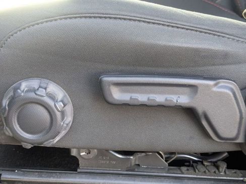 Used 2022 Jeep Wrangler Unlimited Rubicon w/ Cold Weather Group image 16