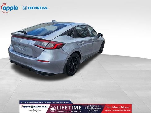 Used 2023 Honda Civic Sport image 4