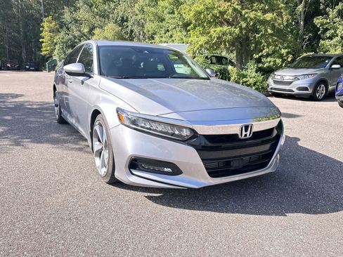 Used 2019 Honda Accord Touring image 8