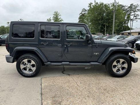 Used 2016 Jeep Wrangler Unlimited Sahara w/ Max Tow Package AWD/4WD image 4
