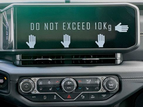 New 2026 Jeep Wrangler Unlimited Sahara AWD/4WD image 12