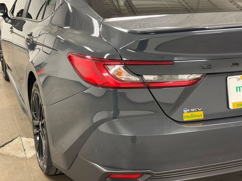 Used 2025 Toyota Camry SE w/ Multimedia Upgrade Package FWD image 17