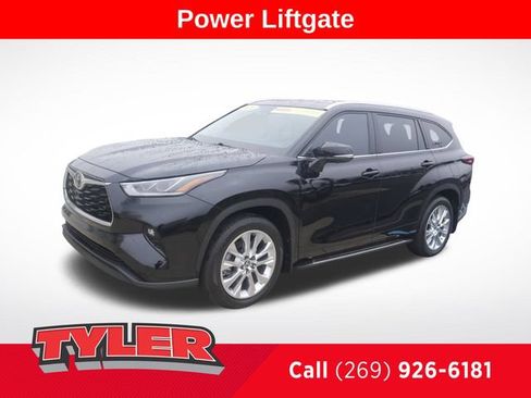 Used 2024 Toyota Highlander Limited AWD/4WD image 3