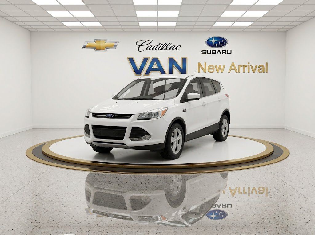 Used 2016 Ford Escape SE w/ SE Cold Weather Package FWD image 1